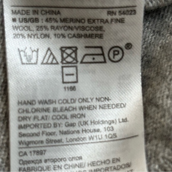 Banana Republic Pullover Sweater - Picture 5 of 8